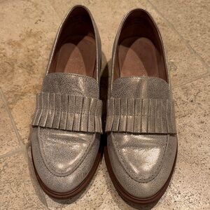 Seychelles Metallic Silver Fringe Loafers